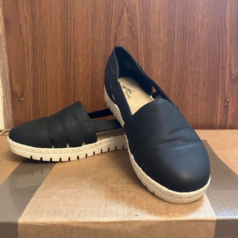Easy Street Bugsy Women's Slip On
